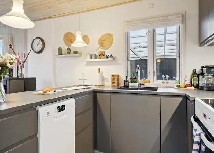 Gorgeous In With Kitchen